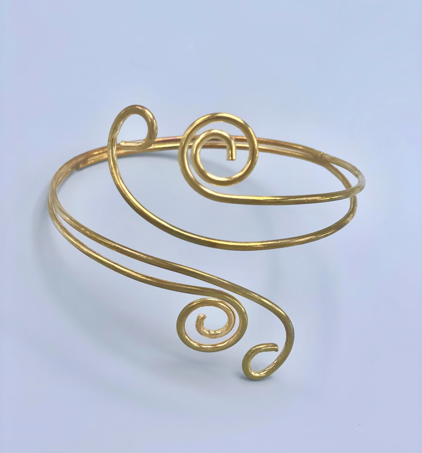 Brazalete ajustable dorado