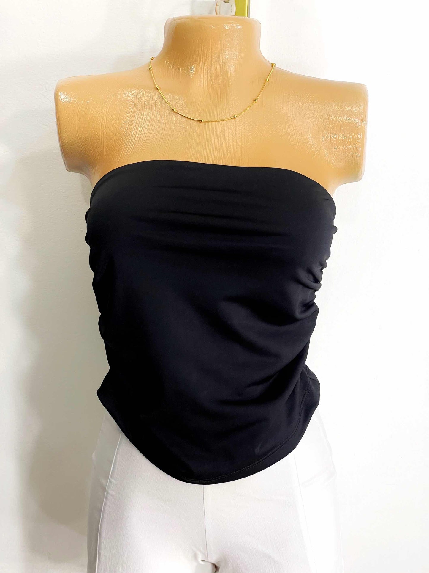 Blusa estilo strapless negra