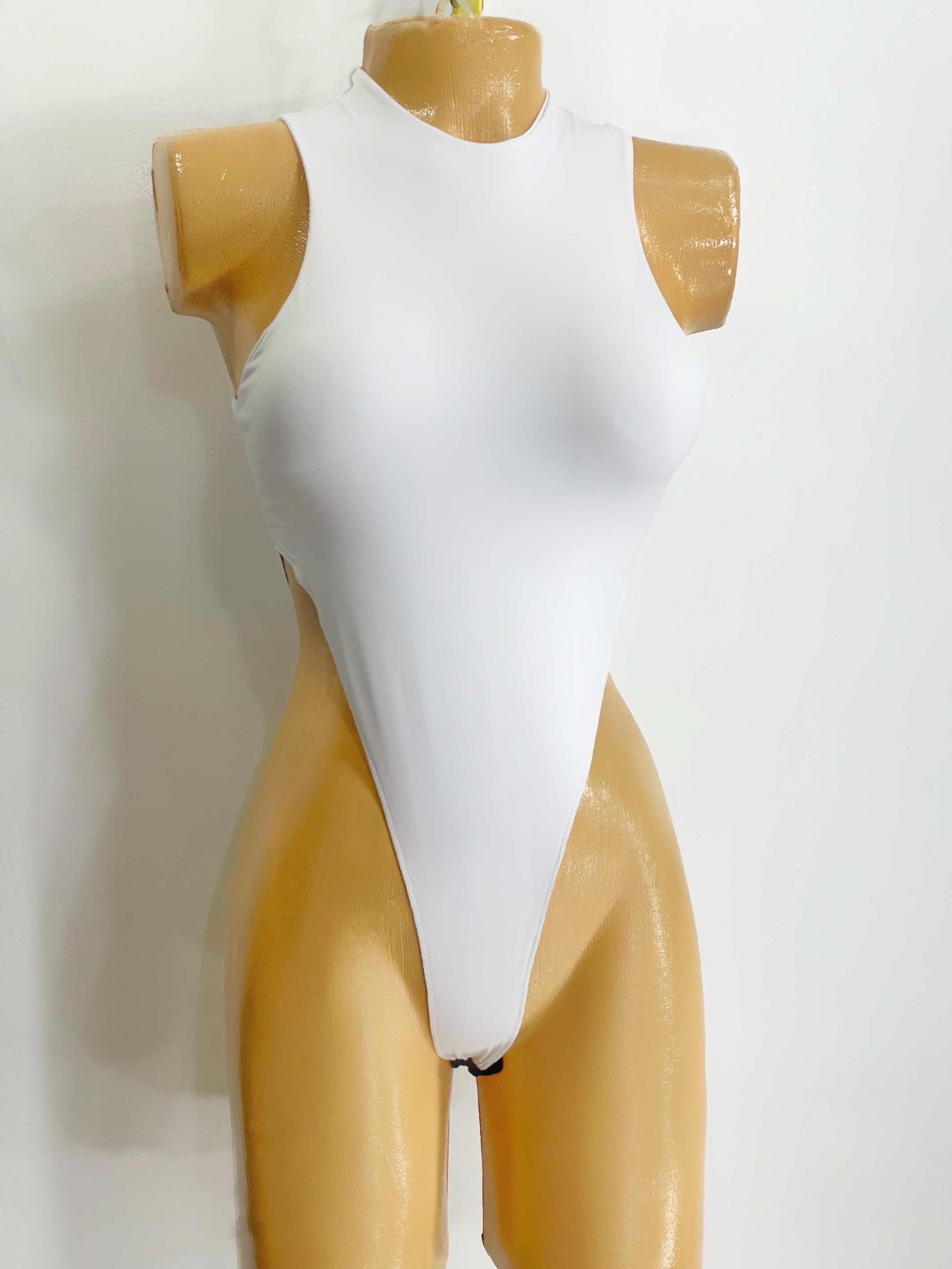 Body costillero blanco