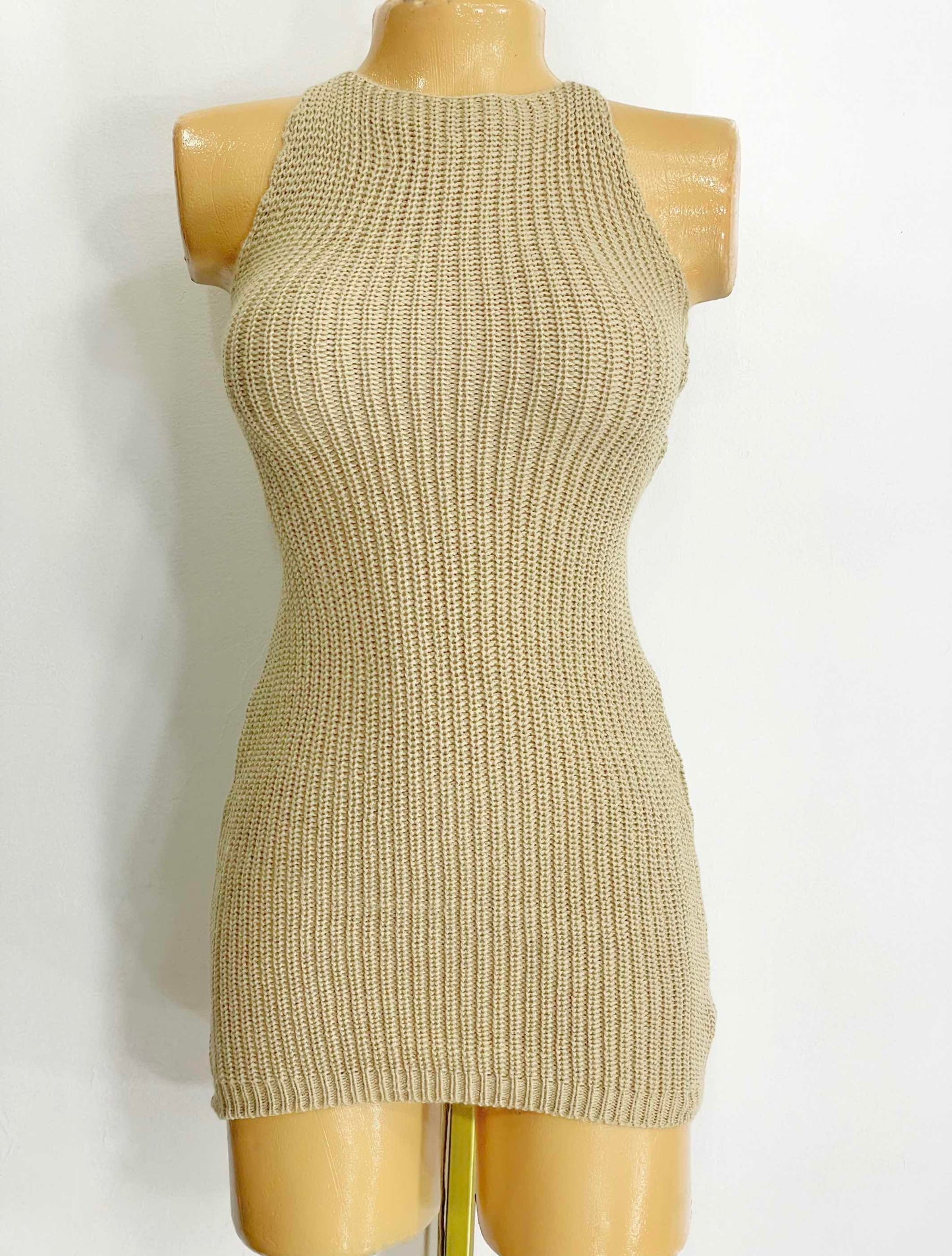 Vestido corto tejido beige