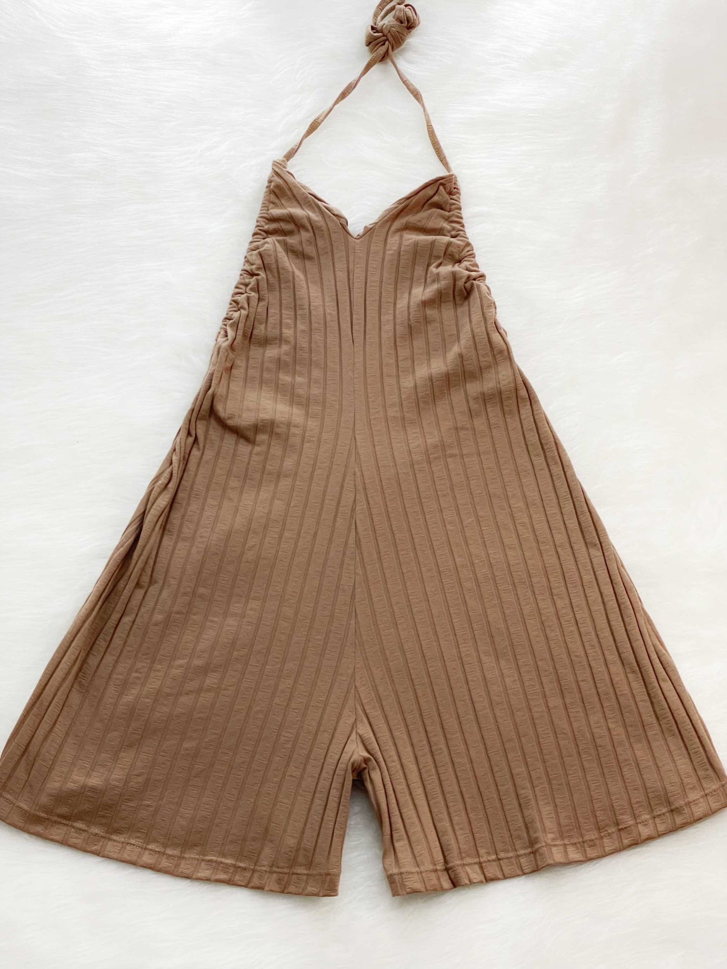 Enterizo espalda afuera nude
