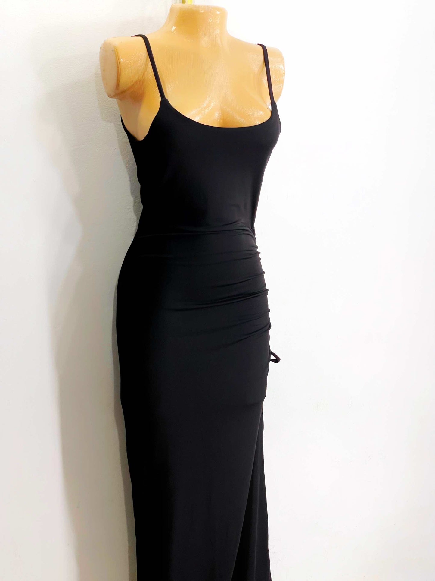 Vestido largo abertura lateral negro