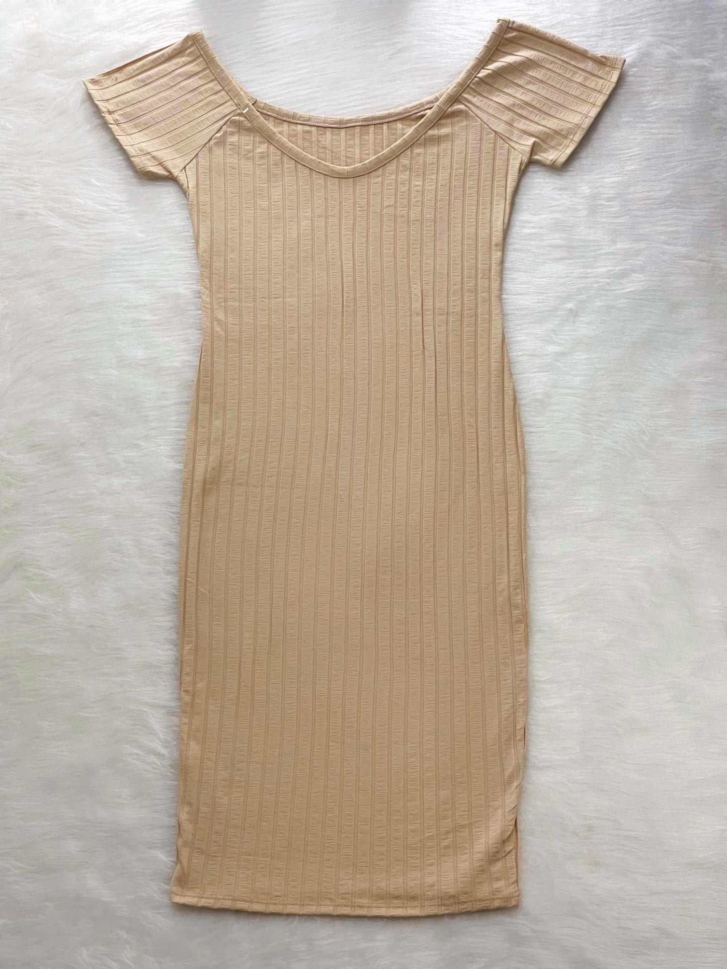Vestido de mangas beige