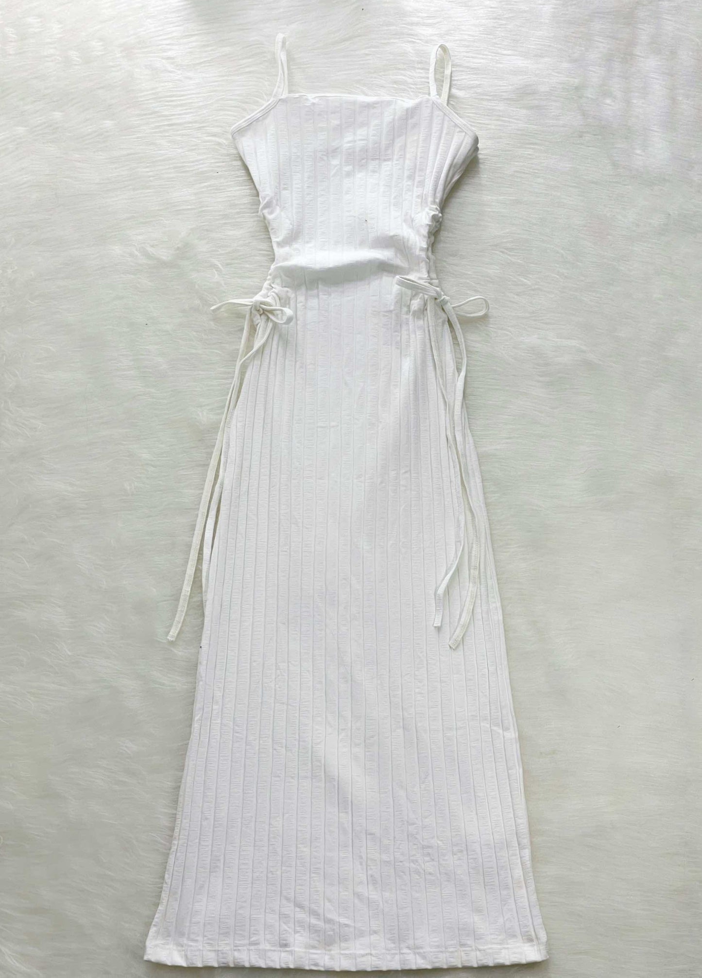 Vestido aberturas laterales blanco