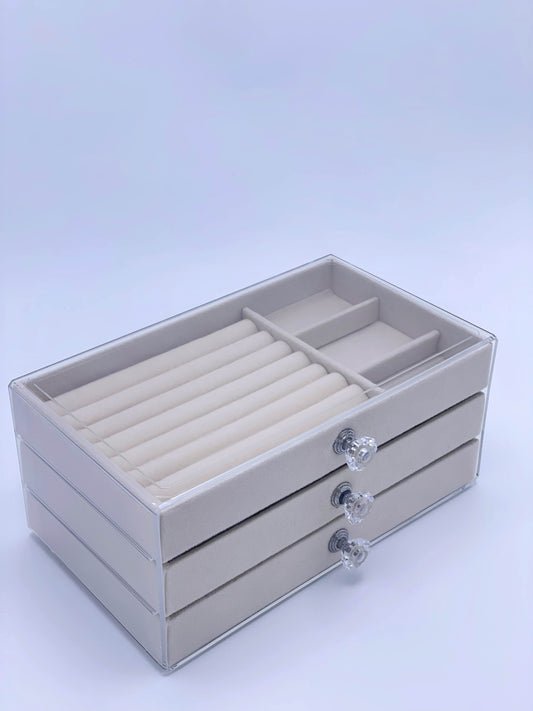 Joyero grande en acrílico beige