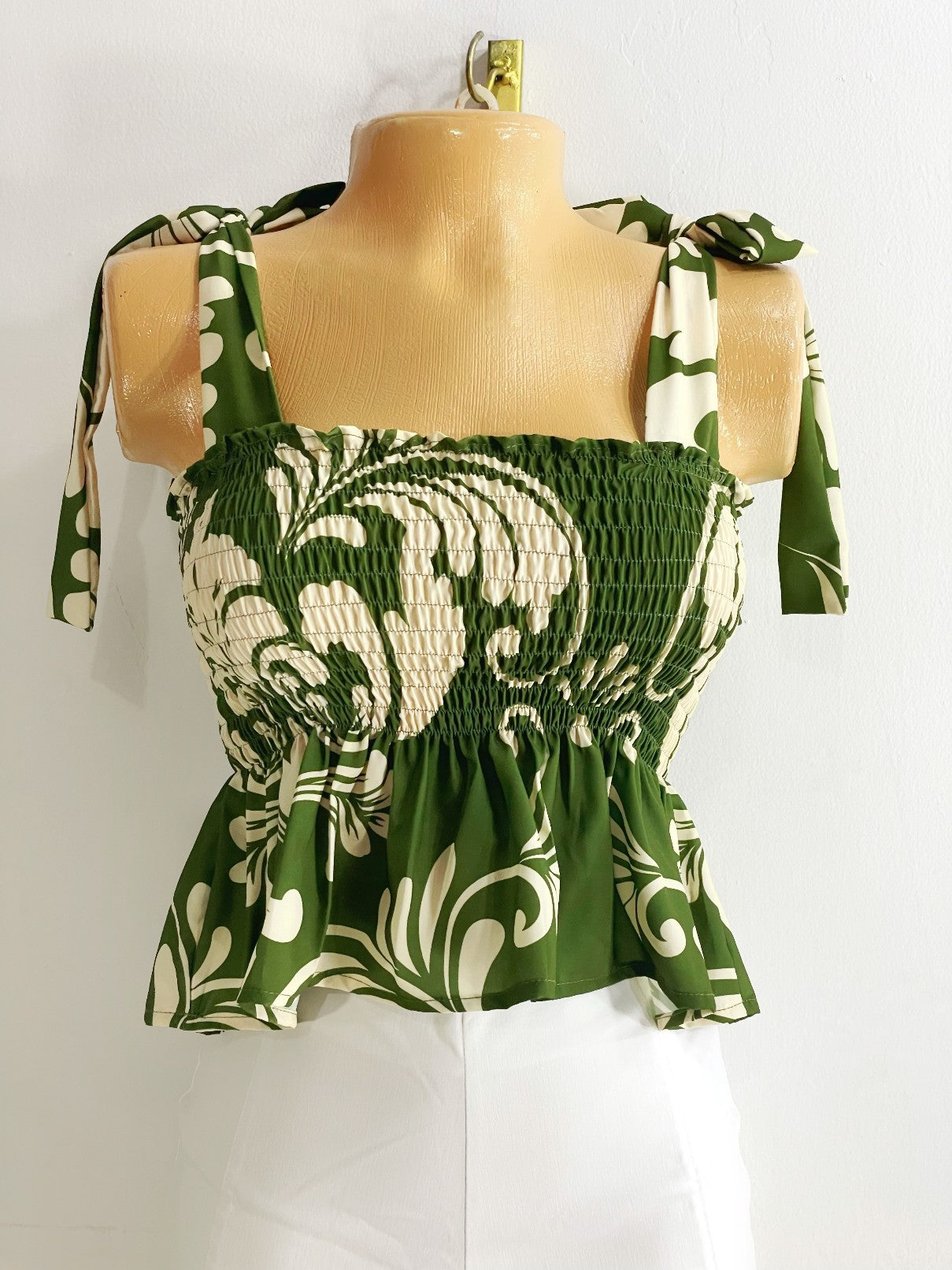 Blusa de boleros fondo verde