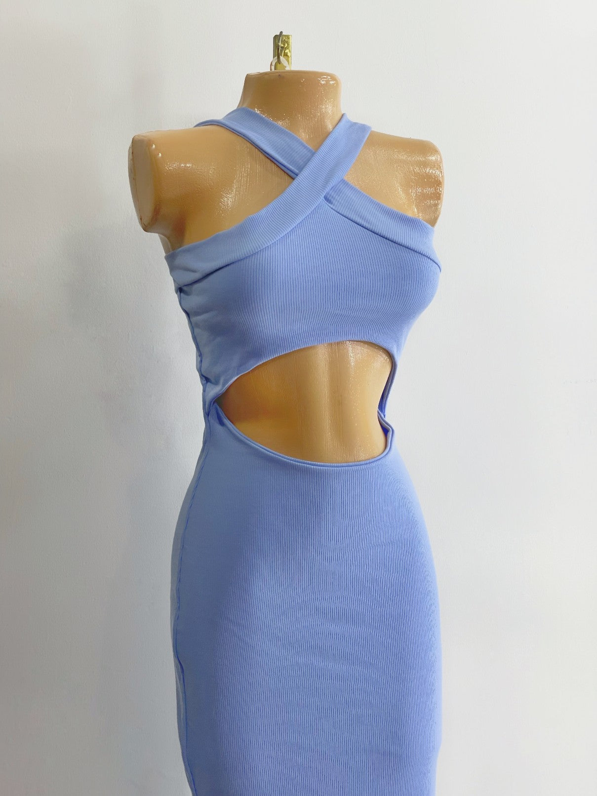 Vestido con abertura en el abdomen azul bebe