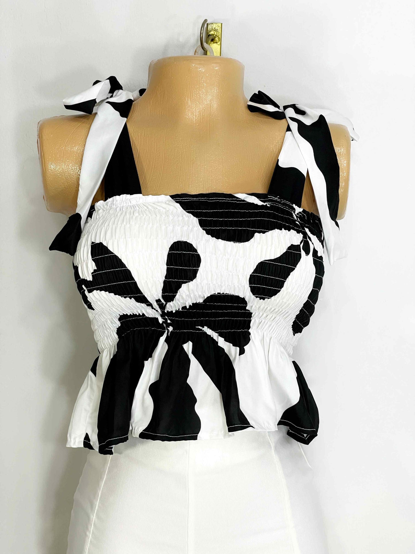 Blusa de boleros fondo blanco