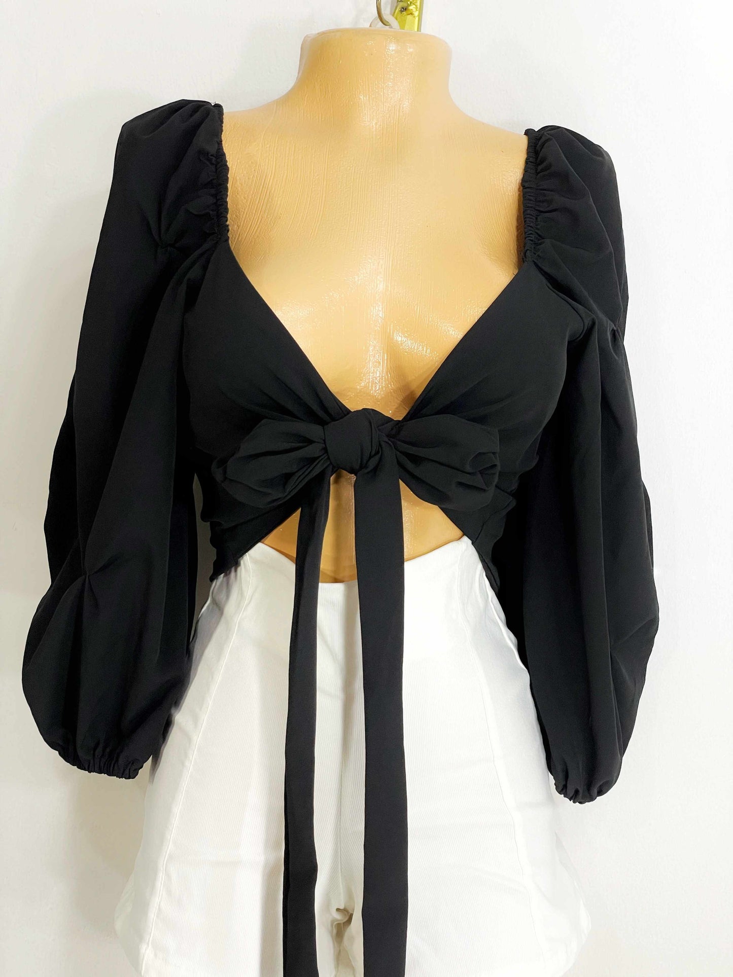 Blusa de mangas negra