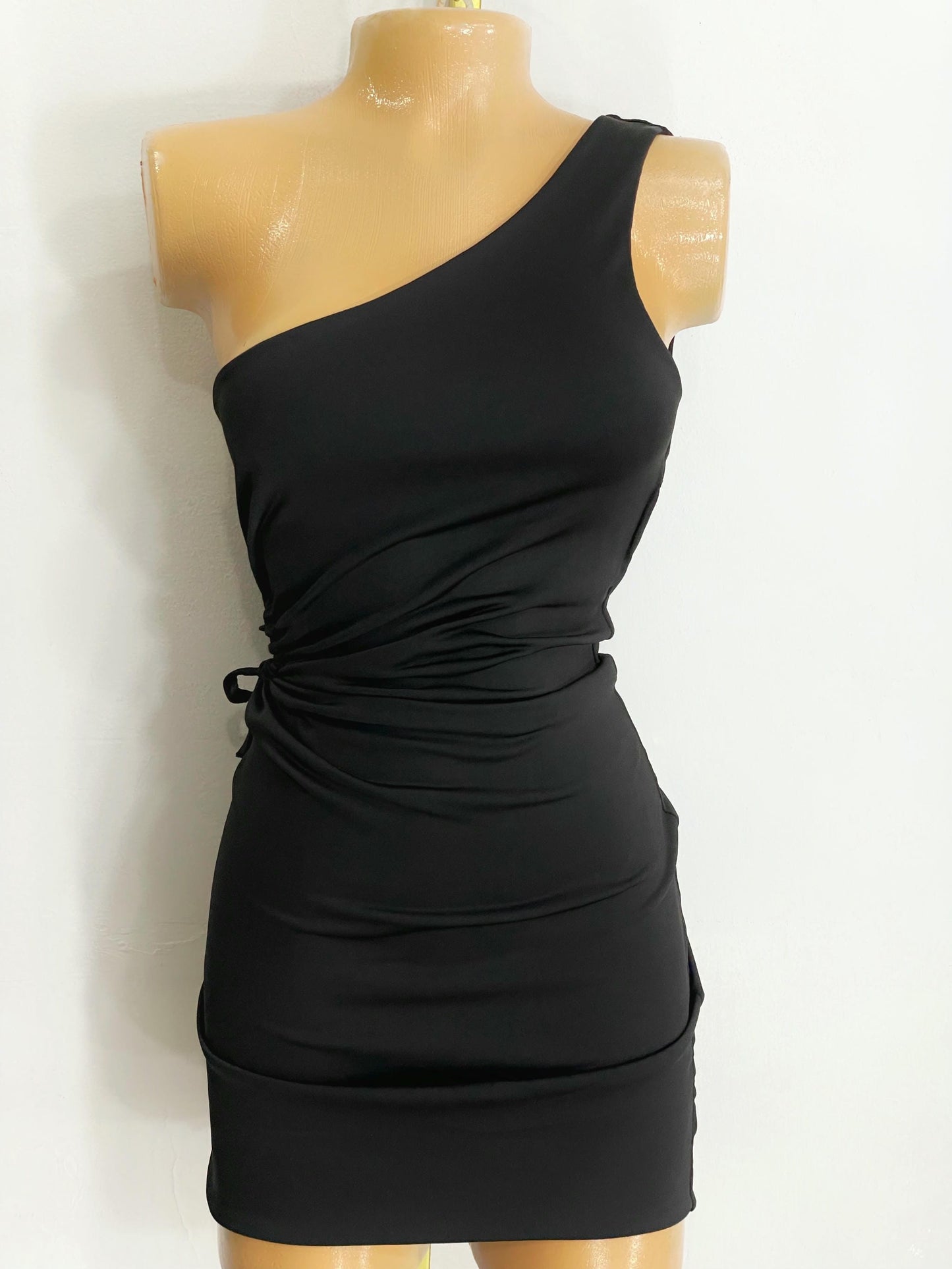 Vestido medio hombro