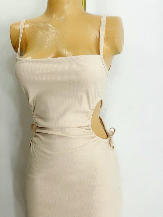 Vestido aberturas laterales beige