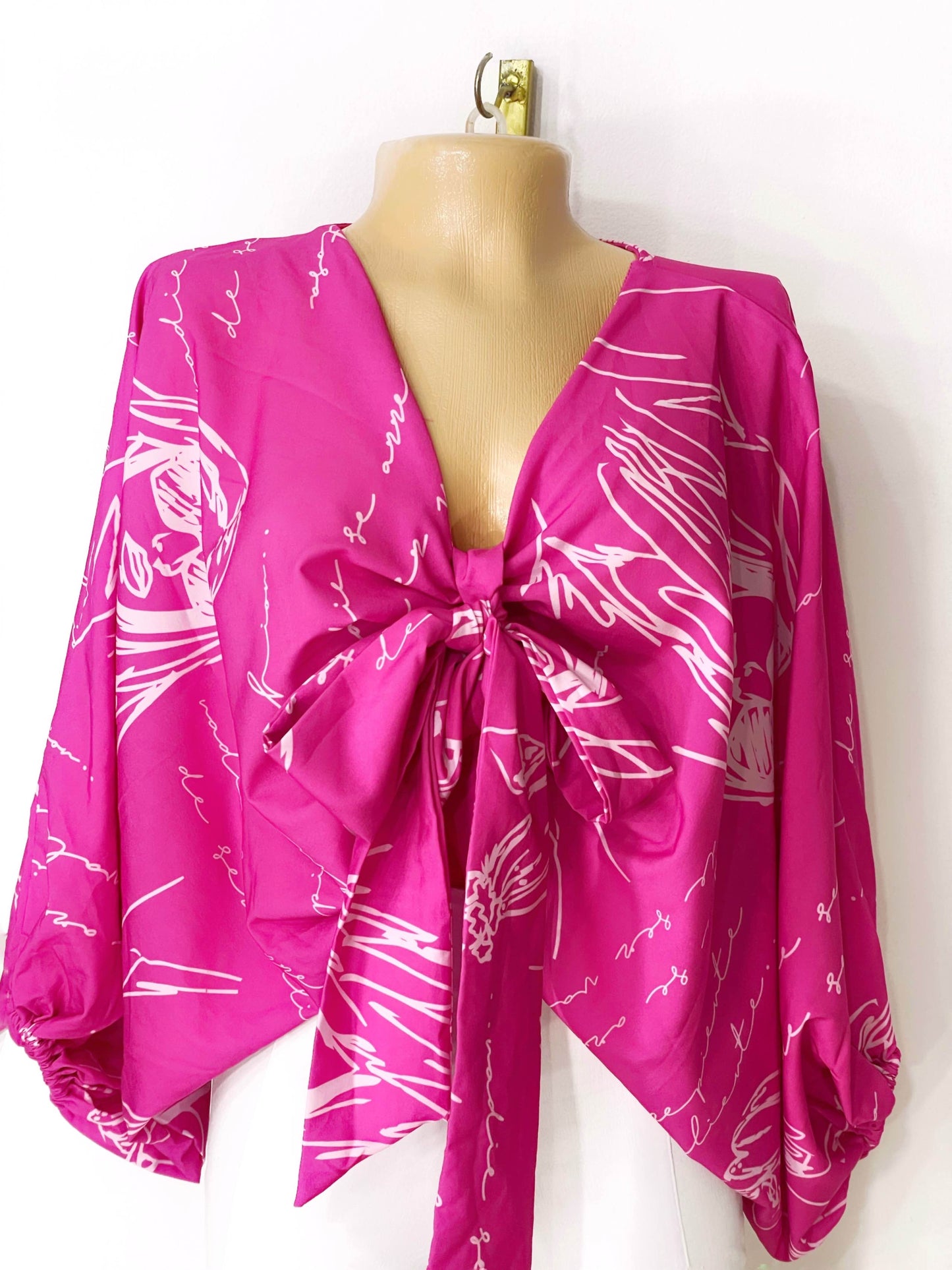 Blusa fondo fucsia