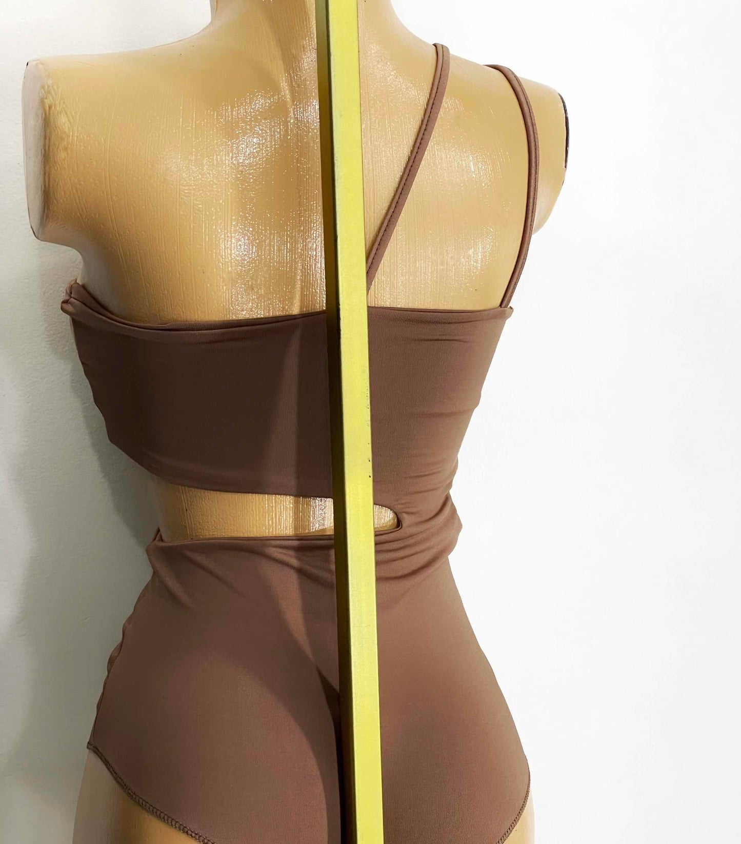 Body asimetrico nude