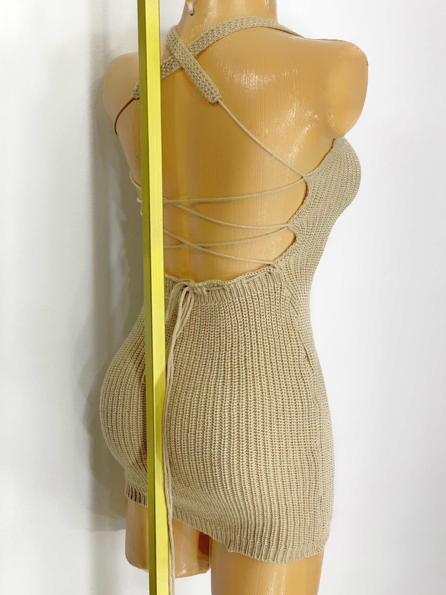 Vestido corto tejido beige