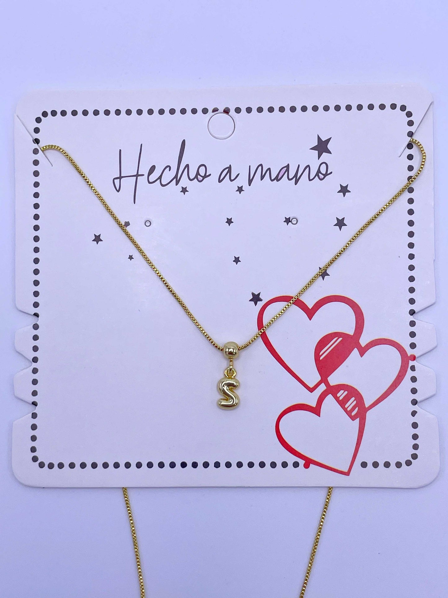 Cadena aguja con inicial