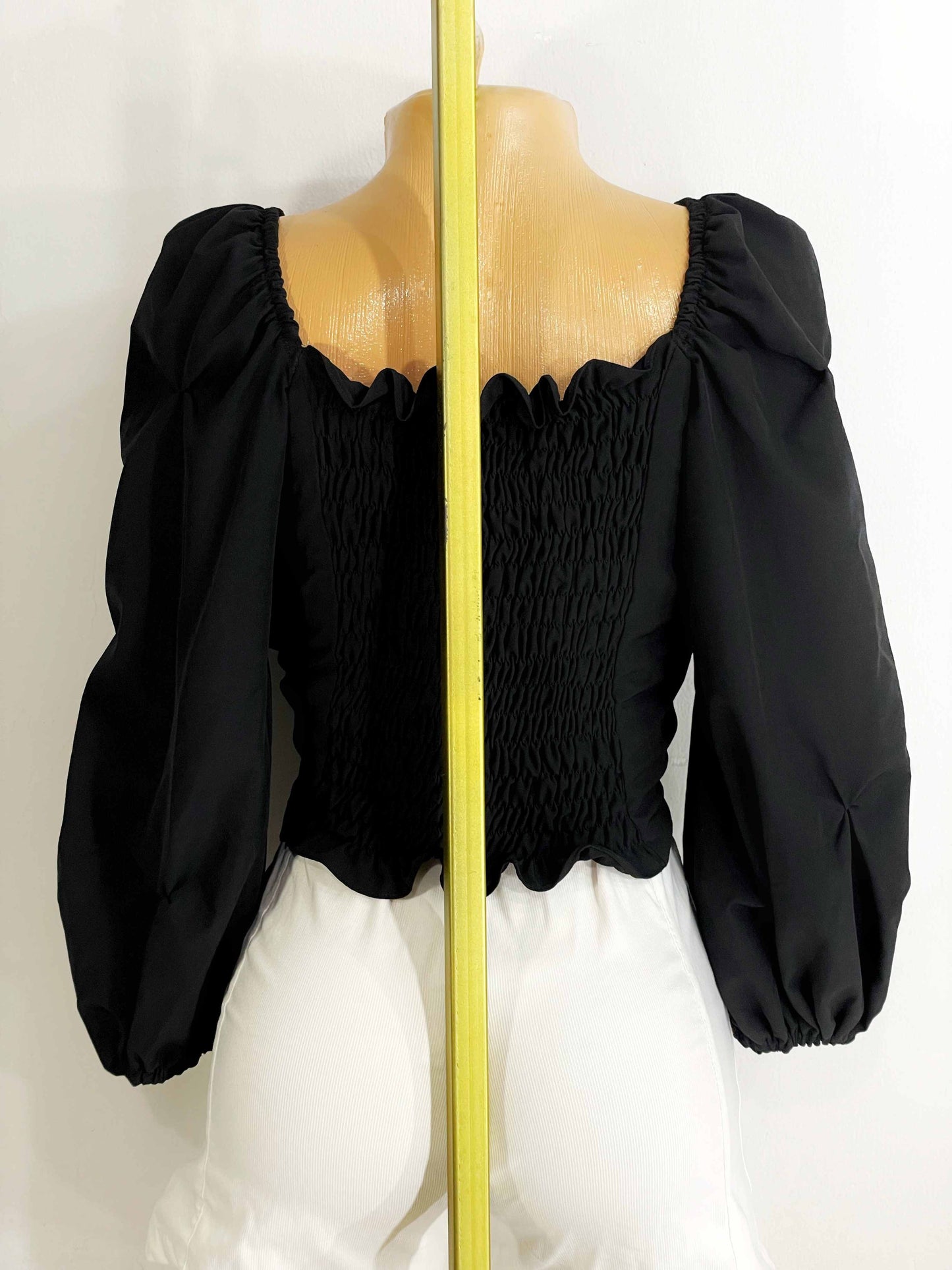 Blusa de mangas negra