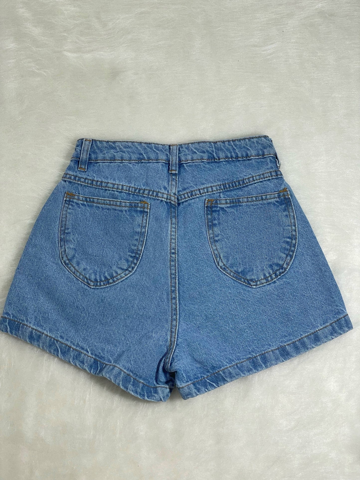 Short lucia tono claro