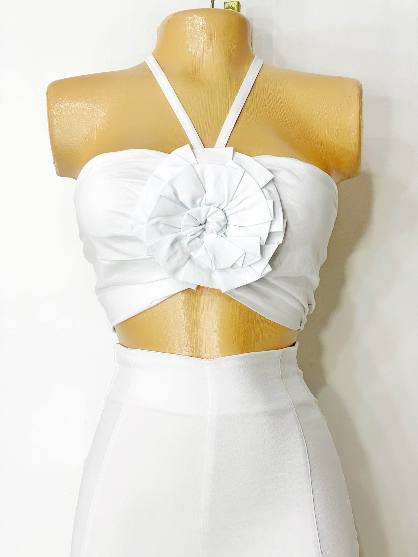 Crop top flor blanco
