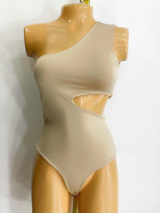 Body medio hombro beige