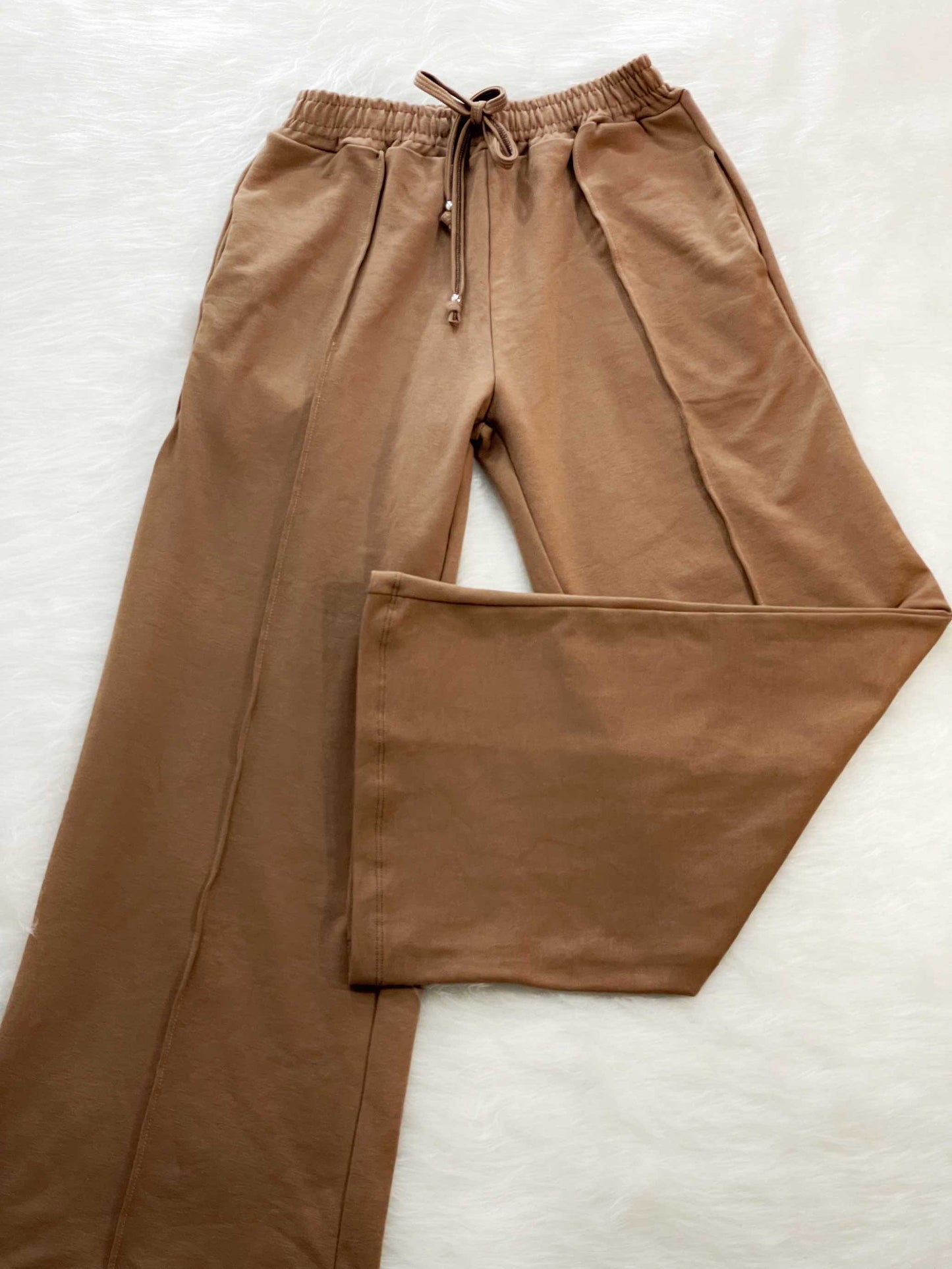 Pantalón bota campana nude