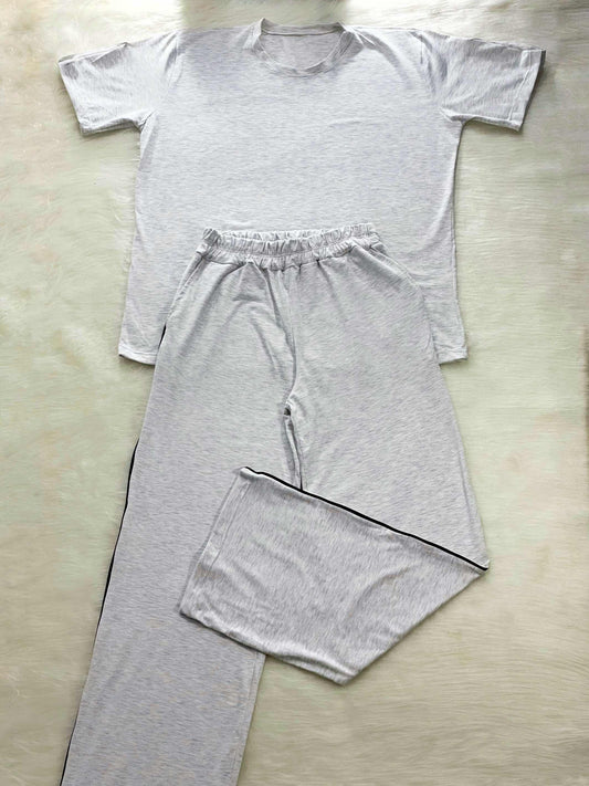 Set overseize + pantalón gris claro