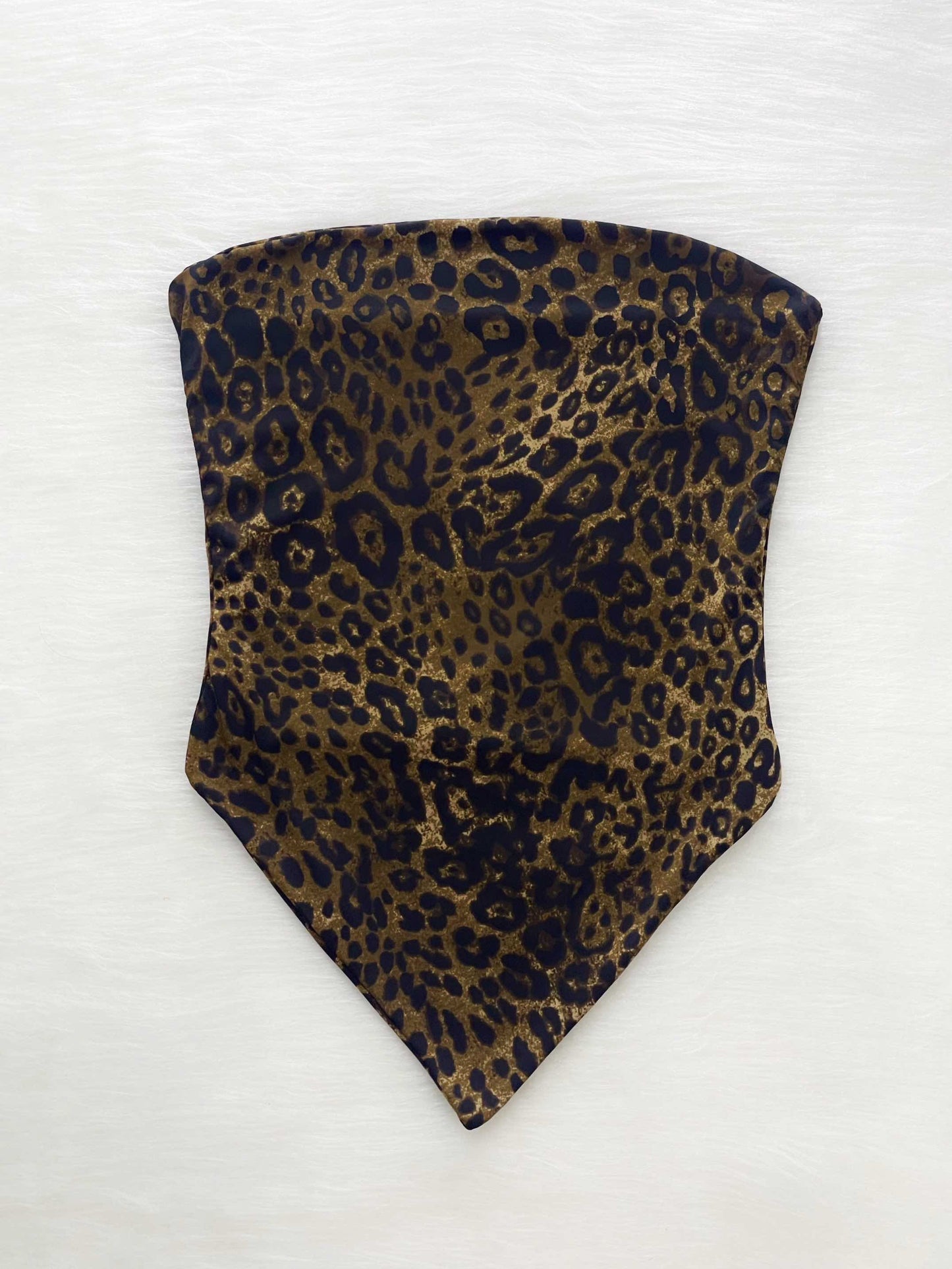 Blusa estilo strapless animal print