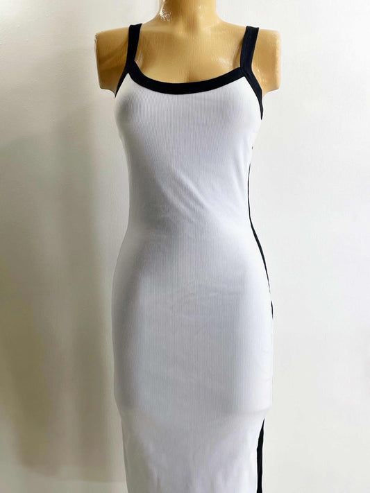 Vestido bicolor abertura trasera blanco-negro
