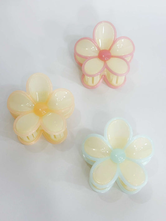 Pinza de cabello en forma de flor bicolor