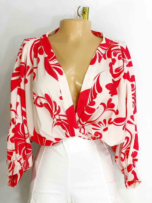 Blusa estampada fondo rojo