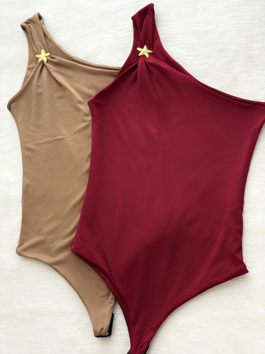 Body medio hombro con detalle dorado