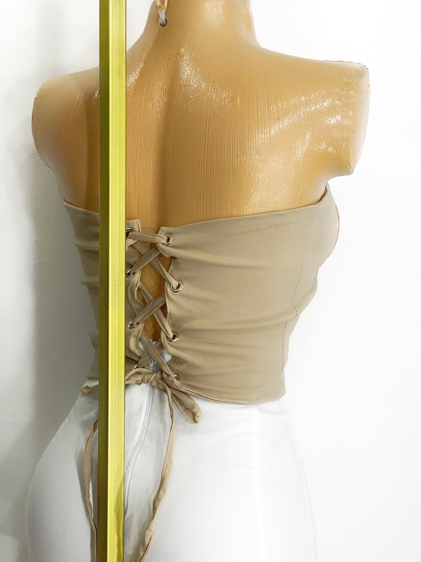 Corset estilo corazón beige