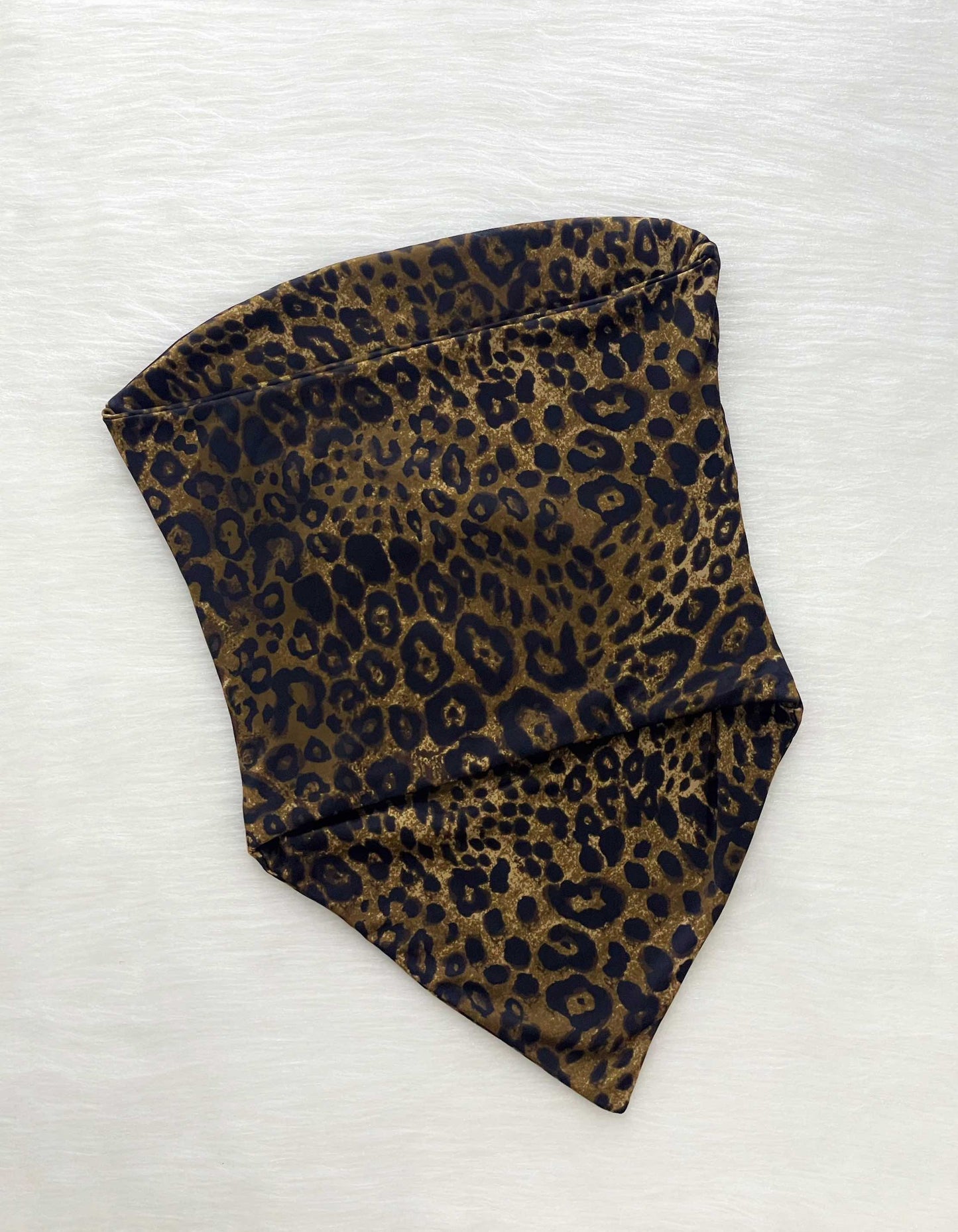Blusa estilo strapless animal print