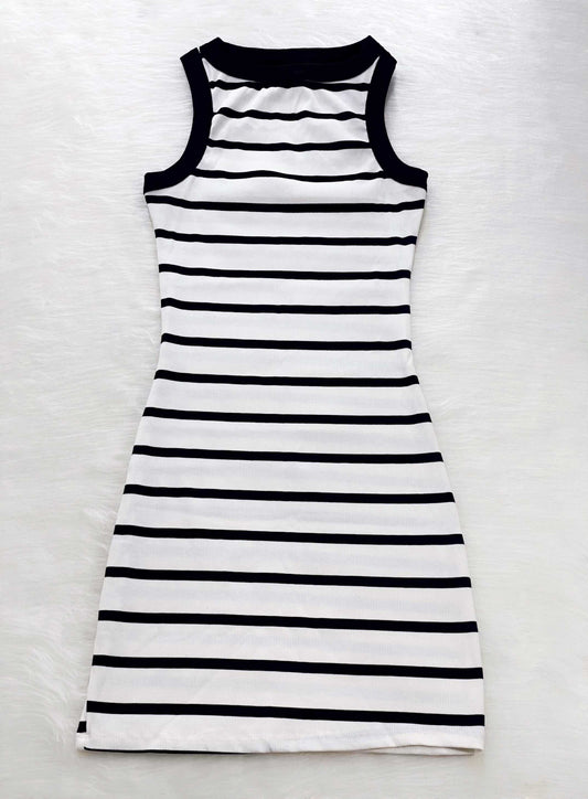 Vestido estilo esqueleto blanco-negro