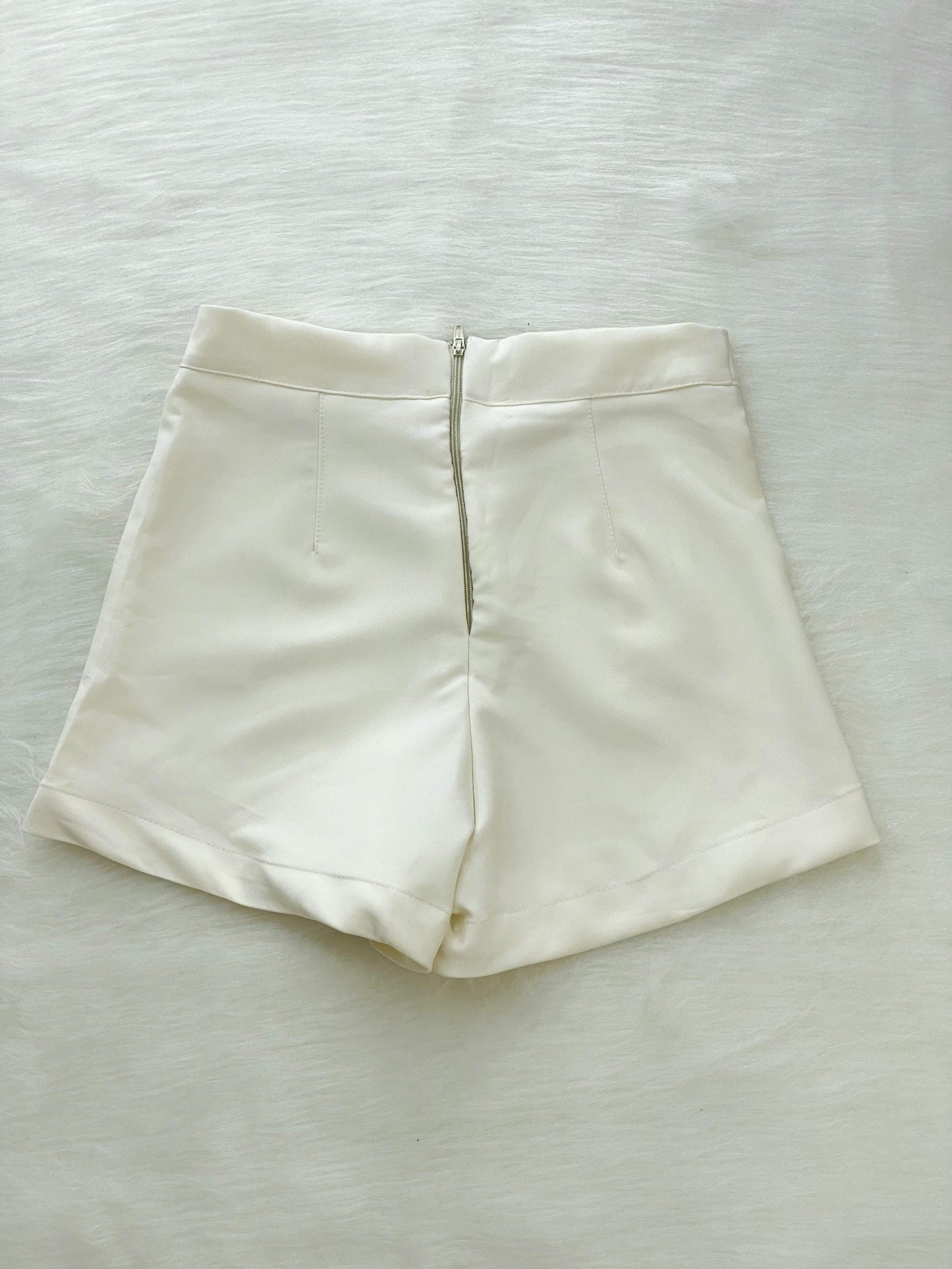 Short talle alto blanco hueso