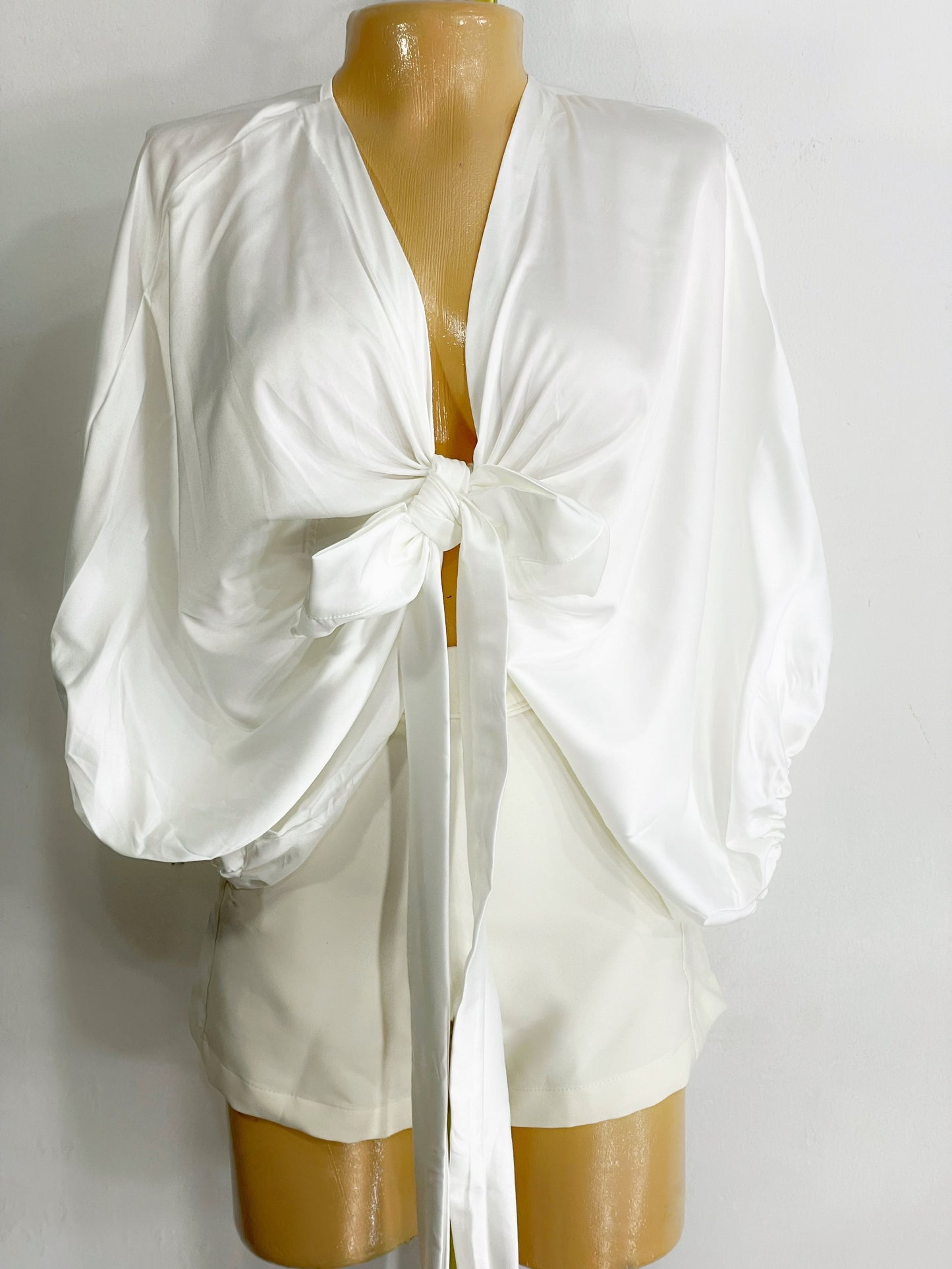 Blusa ajustable blanca
